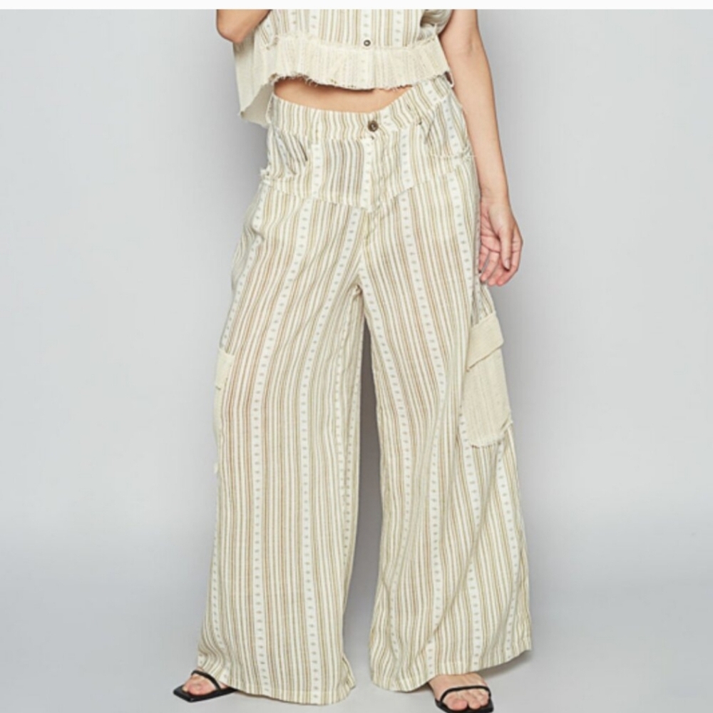 POL Cream Wide-Leg Cargo Pants NWOT